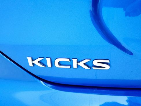 Used 2024 Nissan Kicks SR image 29