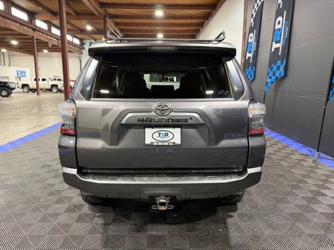 Used 2016 Toyota 4Runner SR5 image 4