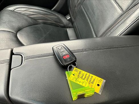 Used 2021 Toyota Avalon Limited w/ Advanced Safety Package image 33