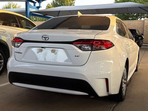 Used 2022 Toyota Corolla LE FWD image 6