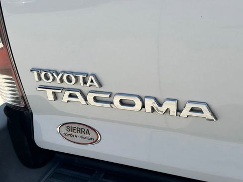 Used 2013 Toyota Tacoma 4x4 Access Cab V6 w/ SR5 Pkg image 12