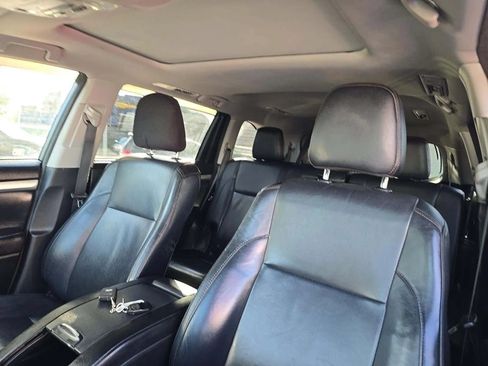 Used 2016 Toyota Highlander XLE AWD/4WD image 8
