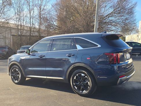 New 2026 Kia Sorento S w/ S Panoramic Sunroof Package image 5