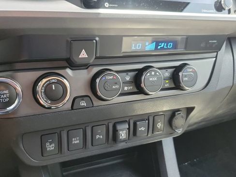 Used 2021 Toyota Tacoma TRD Off-Road w/ Technology Package AWD/4WD image 23