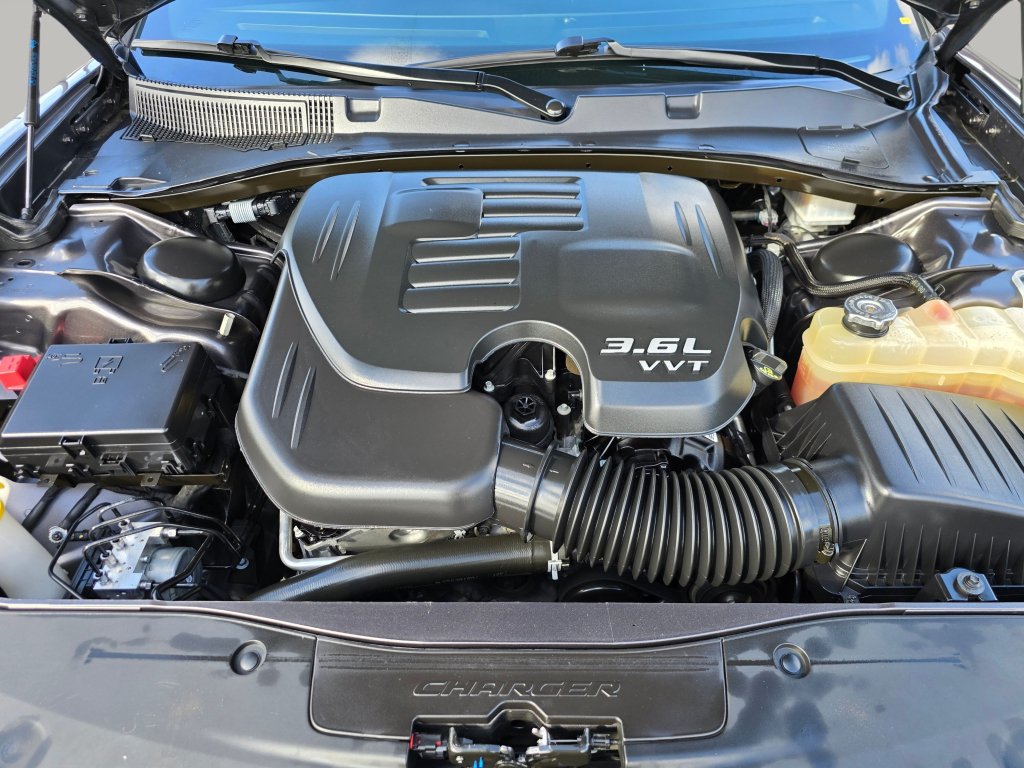 Used 2020 Dodge Charger SXT w/ Plus Group RWD image 20