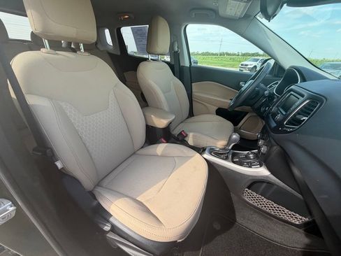 Used 2018 Jeep Compass Sport AWD/4WD image 28