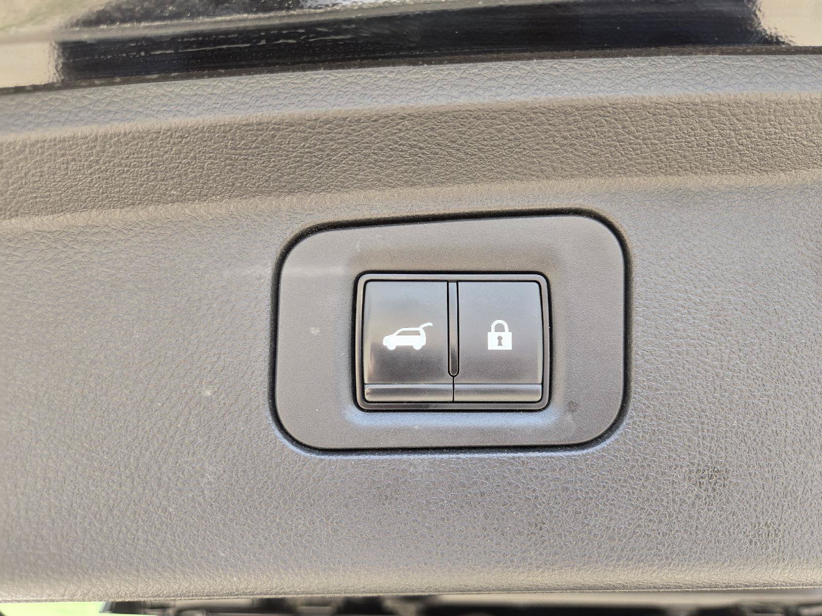 Used 2025 Nissan Armada SL w/ Captain's Chari Seat Package AWD/4WD image 10