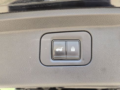 Used 2025 Nissan Armada SL w/ Captain's Chari Seat Package AWD/4WD image 10