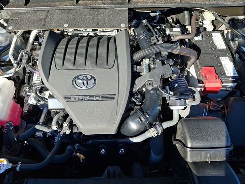 Used 2023 Toyota Highlander L image 27