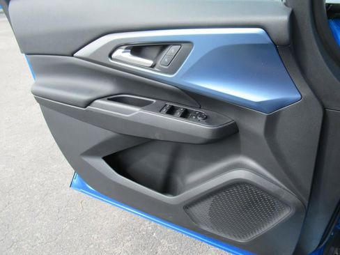 New 2025 Chevrolet Equinox EV LT w/ Convenience Package image 26