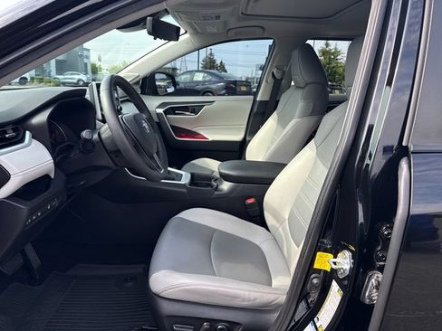 Used 2021 Toyota RAV4 XLE Premium AWD/4WD image 14