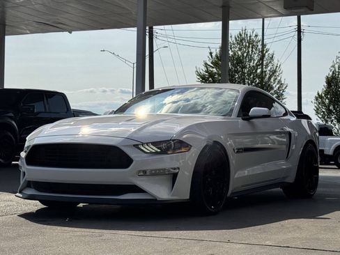 Used 2021 Ford Mustang GT Premium w/ Equipment Group 401A RWD image 6