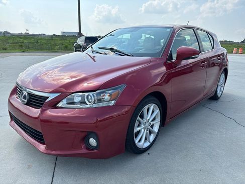 Used 2013 Lexus CT 200h w/ Premium Pkg w/Backup Camera FWD image 8