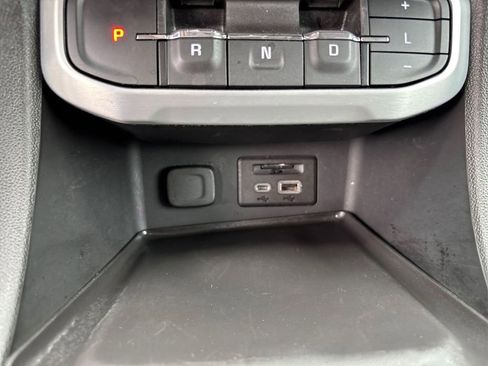 Used 2023 GMC Acadia SLT image 44