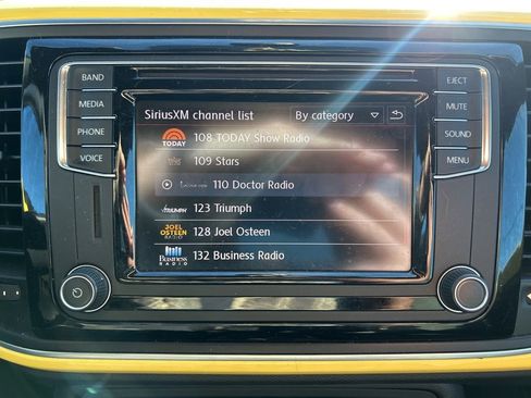 Used 2016 Volkswagen Beetle 1.8T SE image 22