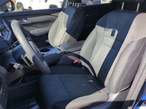 Used 2024 Nissan Rogue SV image 11