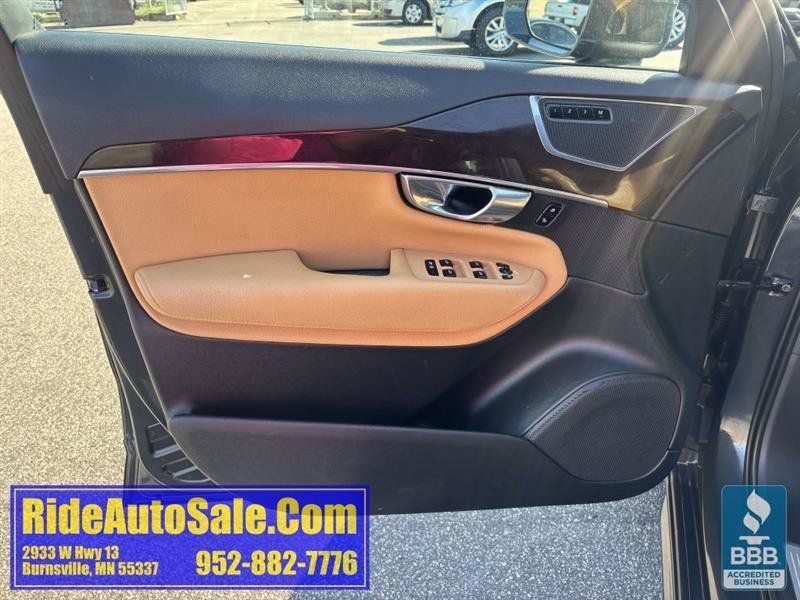 Used 2017 Volvo XC90 T6 Momentum w/ Vision Package AWD/4WD image 9