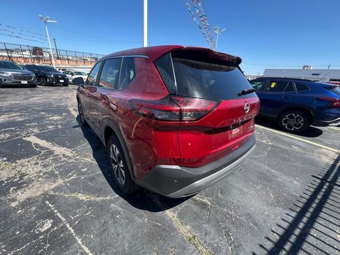Used 2023 Nissan Rogue SV AWD/4WD image 3
