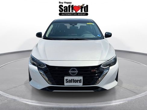 Used 2024 Nissan Sentra SR FWD image 2