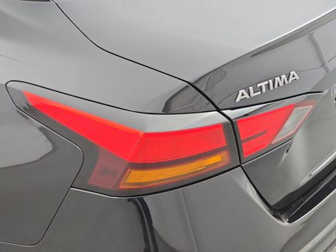 Certified 2025 Nissan Altima 2.5 SR FWD image 32