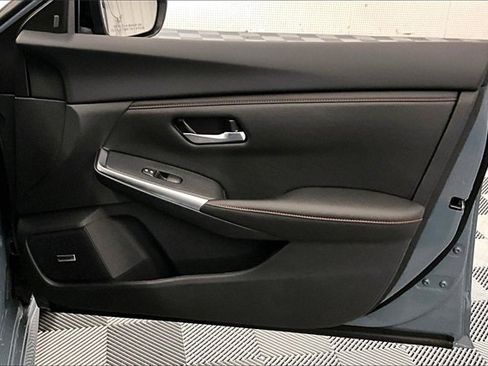 New 2025 Nissan Sentra SR w/ SR Premium Package image 36