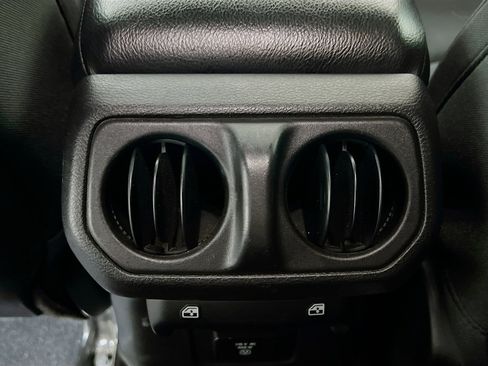 Used 2022 Jeep Gladiator Rubicon w/ LED Lighting Group AWD/4WD image 18