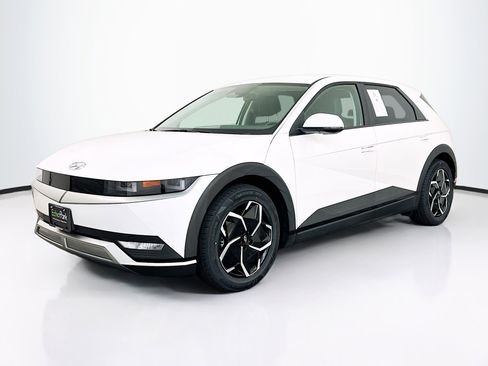 Used 2024 Hyundai Ioniq 5 SEL AWD/4WD image 3