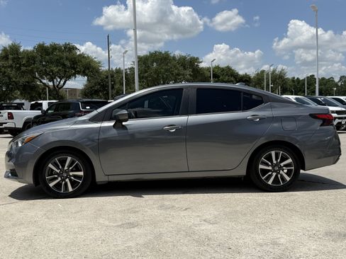 Used 2021 Nissan Versa SV FWD image 8