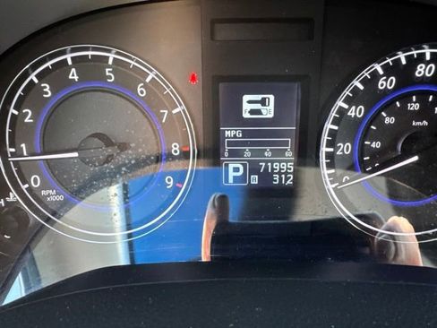 Used 2010 INFINITI G37 Convertible w/ Premium Pkg RWD image 7