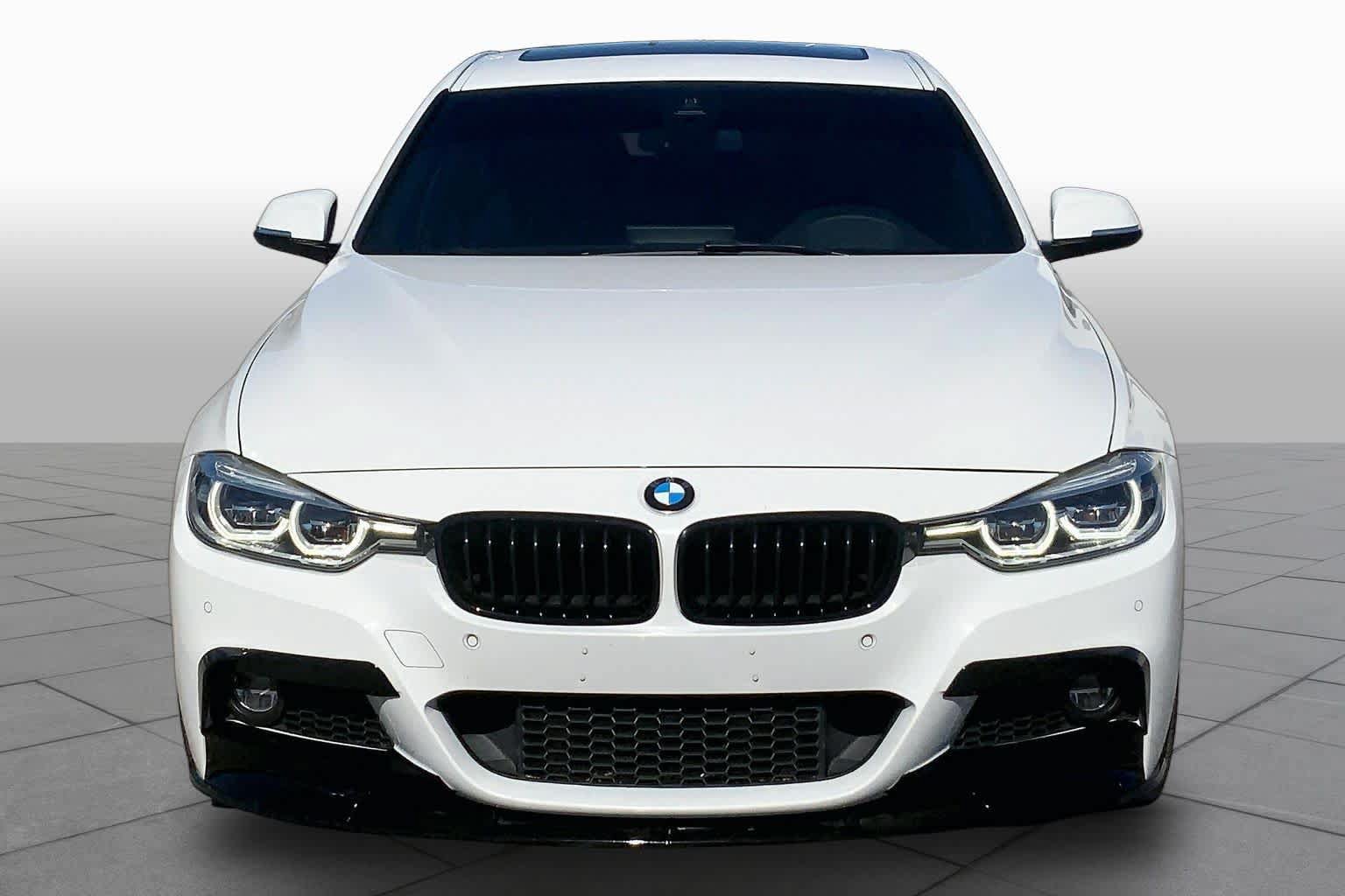Used 2017 BMW 340i xDrive Sedan AWD/4WD image 4