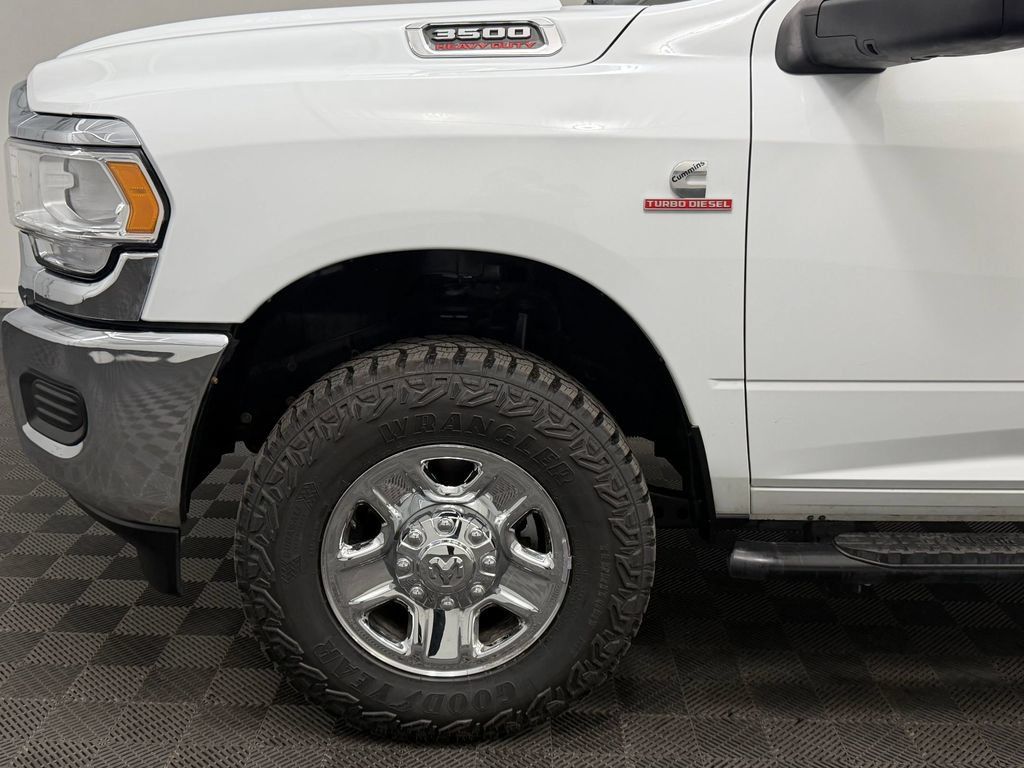 Used 2024 RAM 3500 Tradesman w/ Chrome Appearance Group AWD/4WD image 12