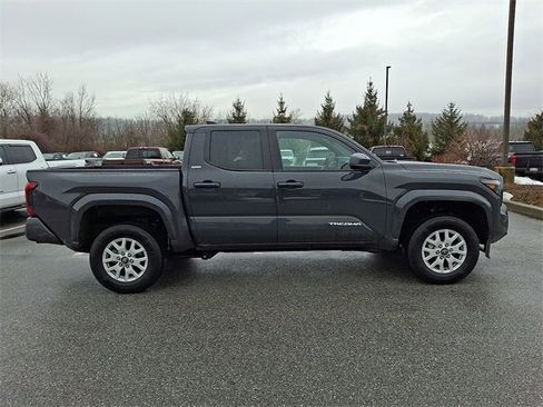 Certified 2025 Toyota Tacoma SR5 image 7