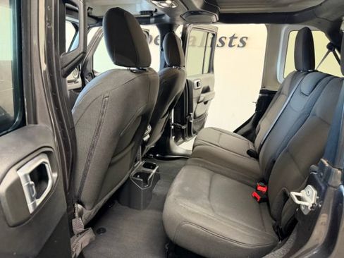 Used 2023 Jeep Wrangler Unlimited Sahara w/ Cold Weather Group AWD/4WD image 27