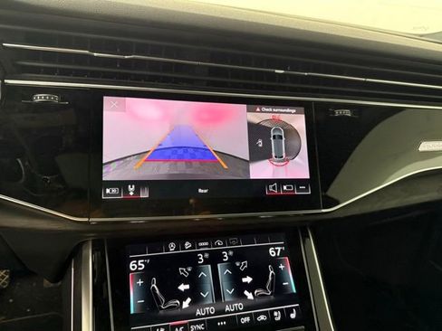 Used 2021 Audi Q8 Premium Plus w/ Premium Plus Package AWD/4WD image 20