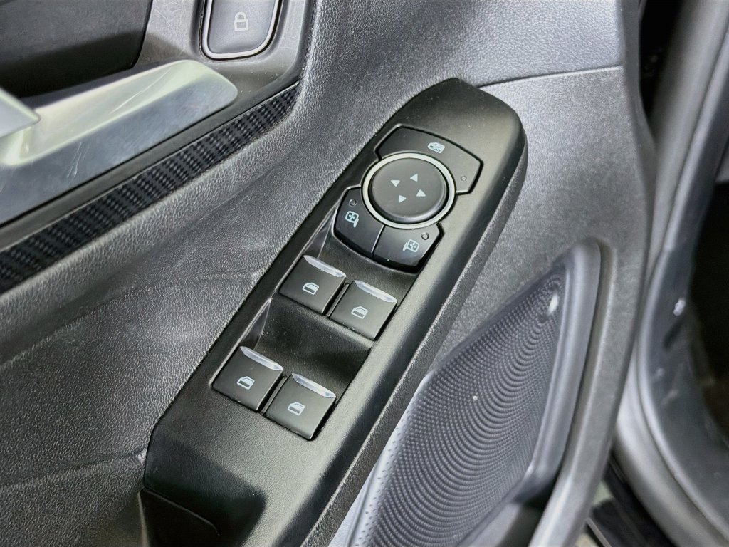 Used 2025 Ford Escape ST-Line FWD image 19