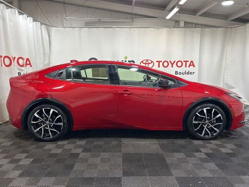 Used 2025 Toyota Prius Plug-In Hybrid FWD image 10