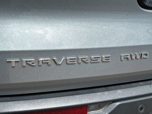 Used 2025 Chevrolet Traverse LT w/ Driver Confidence Package AWD/4WD image 26