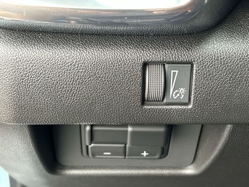 Used 2026 GMC Canyon Denali image 18