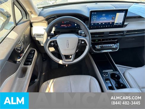 Used 2024 Lincoln Corsair AWD image 28