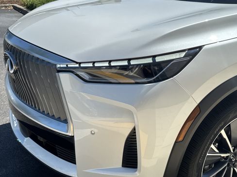 Used 2026 INFINITI QX60 Luxe w/ Cargo Package FWD image 9