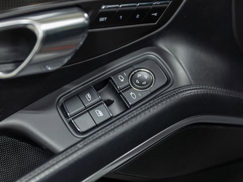 Used 2016 Porsche 911 Turbo image 71