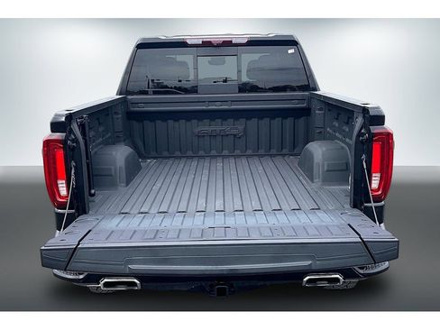 Used 2024 GMC Sierra 1500 AT4 w/ Technology Package AWD/4WD image 7