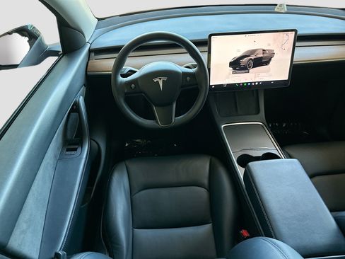 Used 2022 Tesla Model Y Long Range AWD/4WD image 21