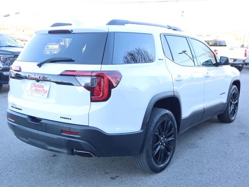 Used 2023 GMC Acadia SLT w/ Elevation Edition image 7