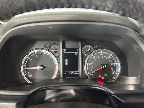 Used 2023 Toyota 4Runner Limited AWD/4WD image 16