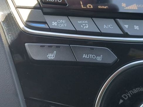 Used 2025 Acura RDX SH-AWD image 21