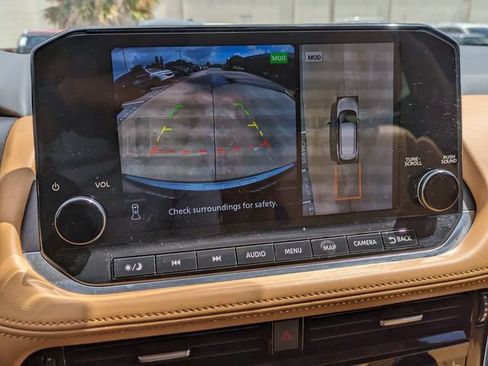 Used 2023 Nissan Rogue Platinum FWD image 26