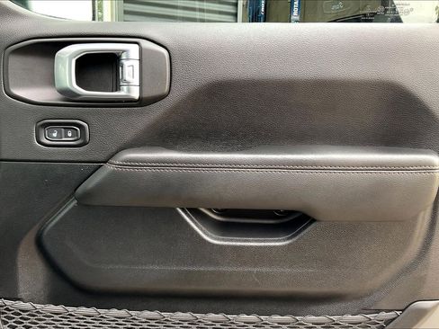 Used 2021 Jeep Wrangler Unlimited Rubicon w/ Trailer Tow Package image 20