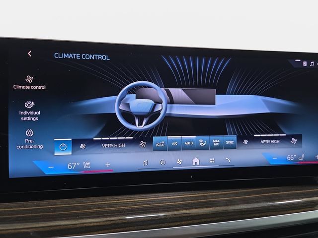 Certified 2025 BMW X5 xDrive50e w/ Parking Assistance Package AWD/4WD image 19
