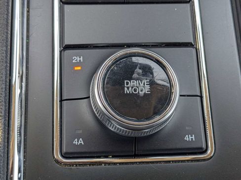 Used 2024 Ford Expedition XLT AWD/4WD image 24